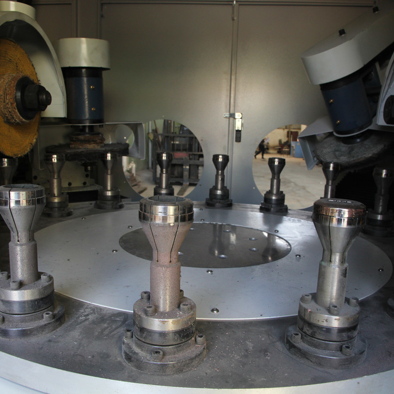 6 malende Hoofd Automatische Oppoetsende Machine Roterende Lijst voor het Metaal van het Koepelproduct