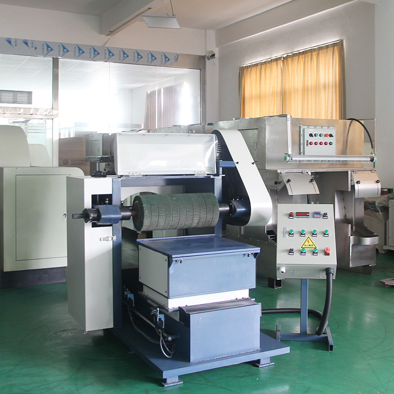 Persoonlijke 600*600mm metaalplatpoetsmachine Hoog efficiënt automatisch metaalpoffen voor productie-installaties