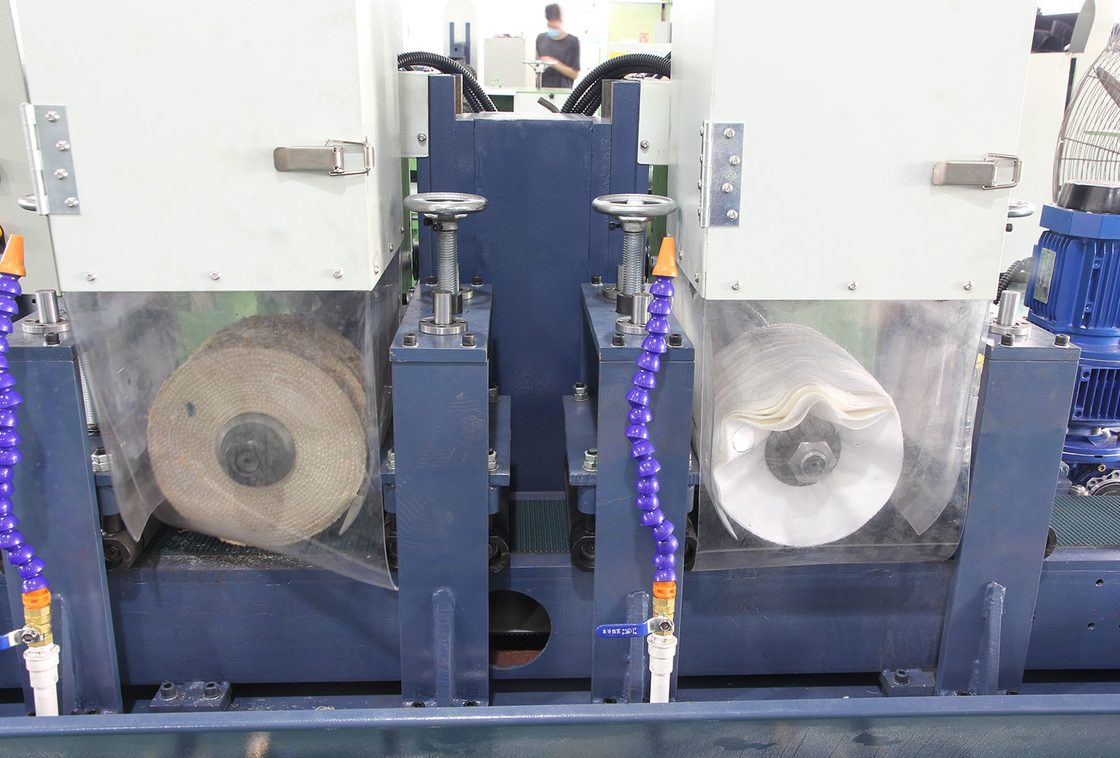 Metalen roestvrijstalen slotpaneel 150 mm breed 2 slijpkoppen waterschuurmachine metalen bandschuurmachine